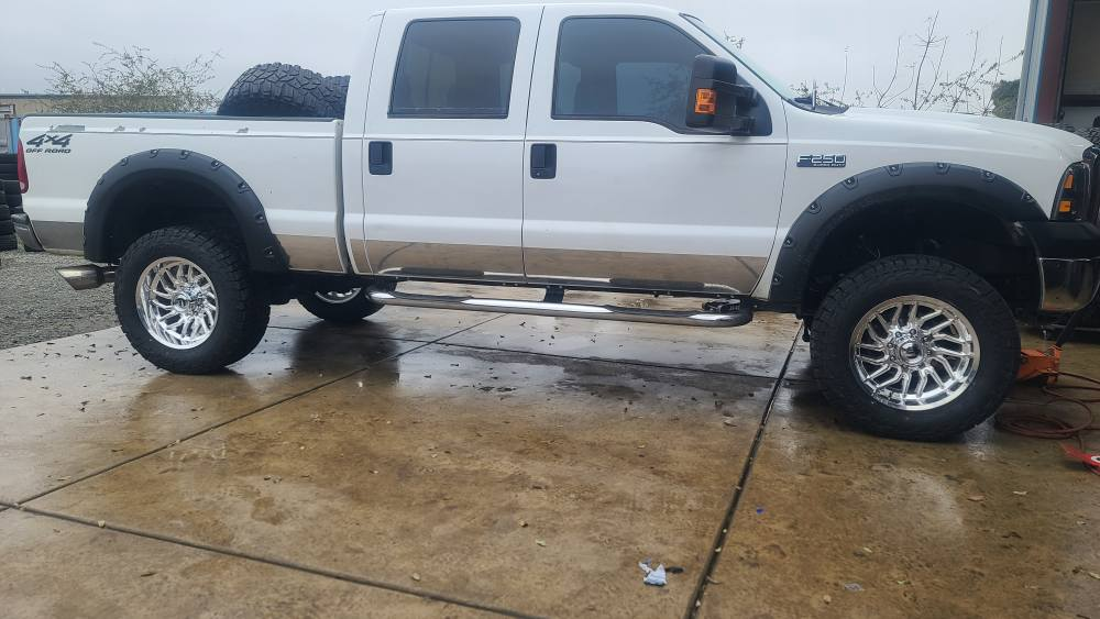 White F-250 4x4