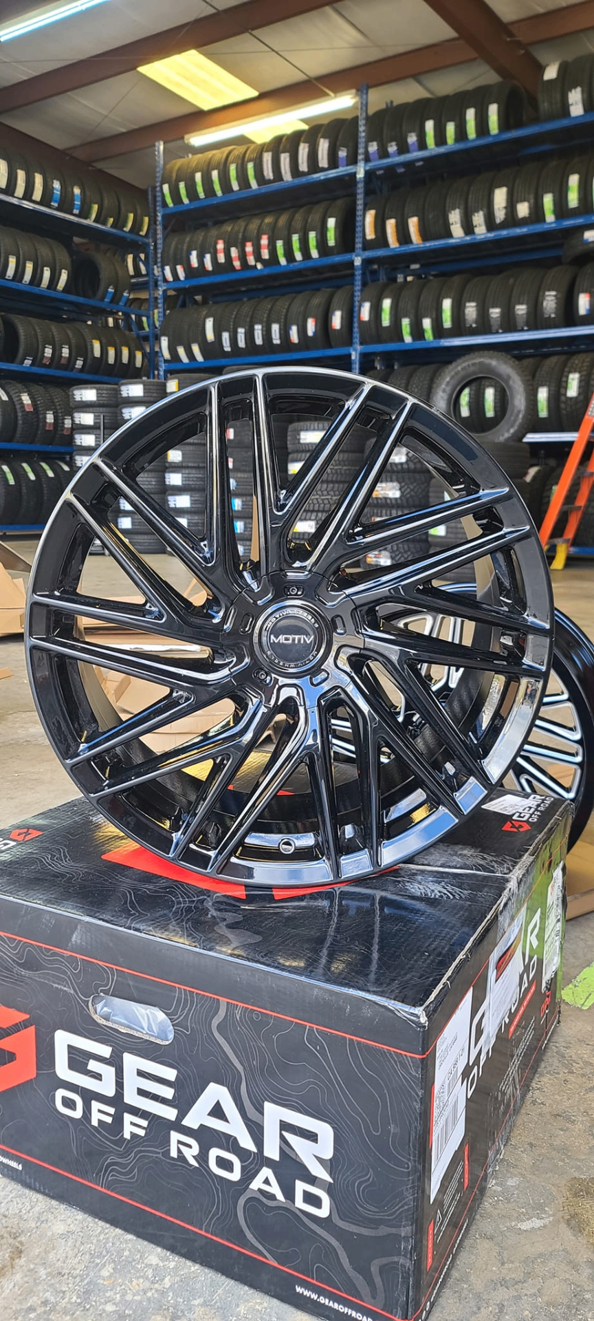 Gloss black Motiv custom wheel on display